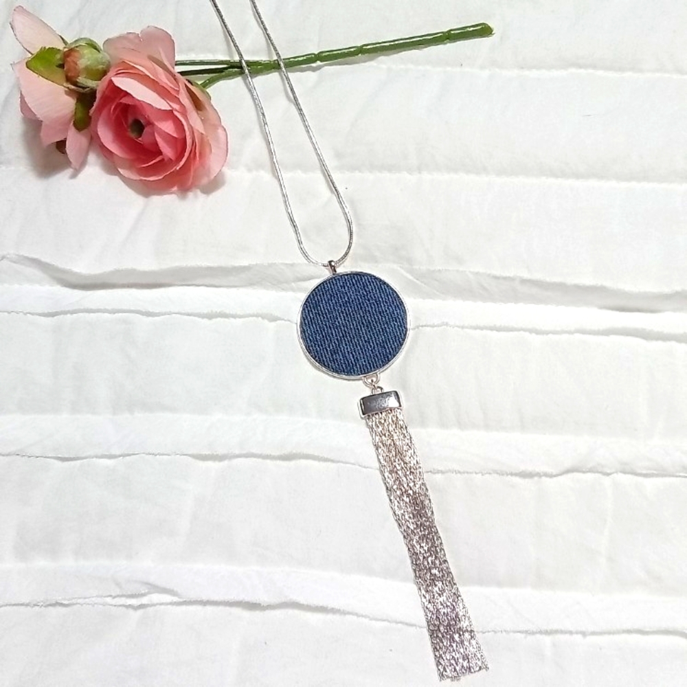 💙New Dillard's Necklace 💙